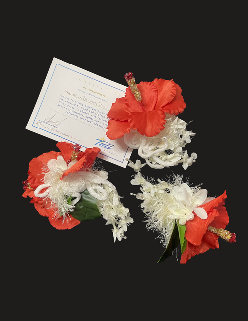 Each brooch is one‑of‑a‑kind. Every piece is handmade with intentionally varied details to ensure uniqueness. Authenticity card and a note from the artist.