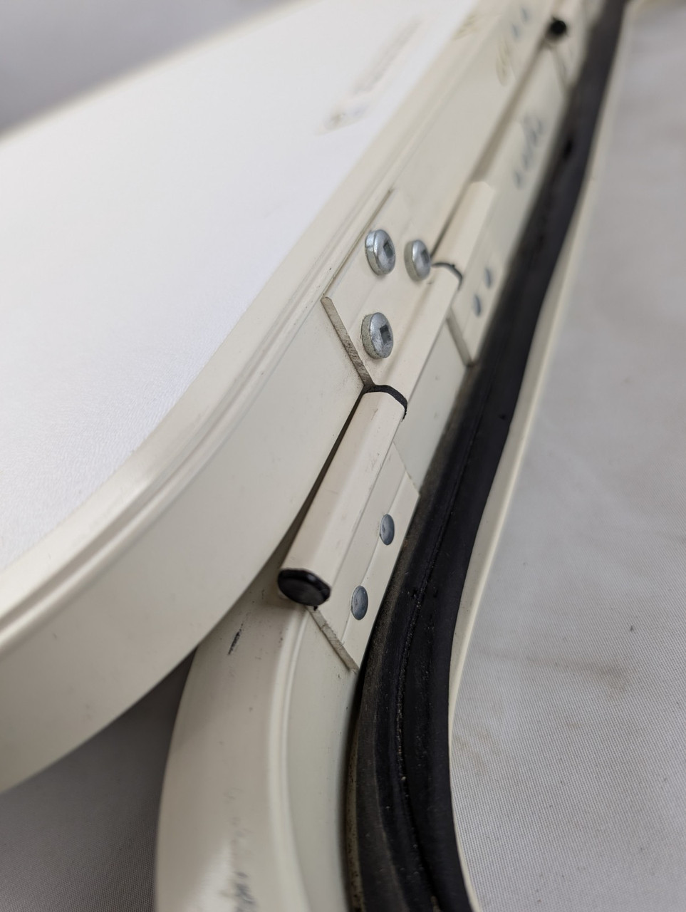 Challenger 27.875" x 19.875" RV Baggage Compartment Access Door Hatch Camper