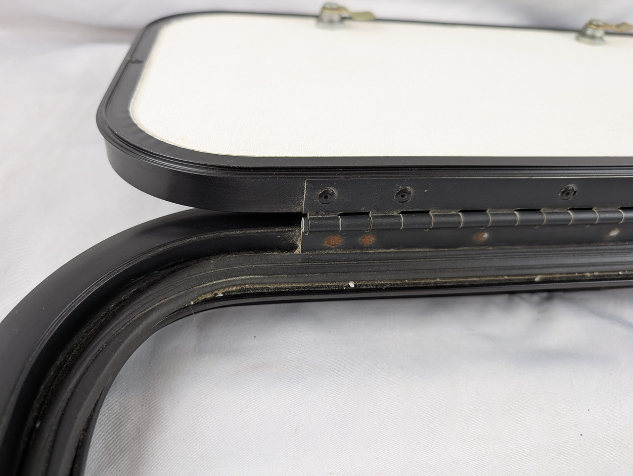 Challenger 20" x 11" RV Baggage Cargo Compartment Access Door Hatch Camper