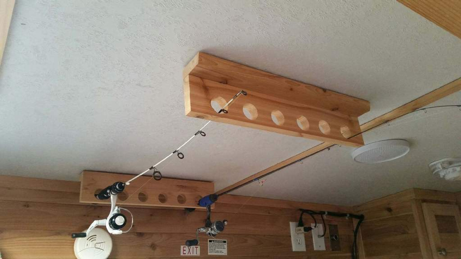 Cedar Rod Holder