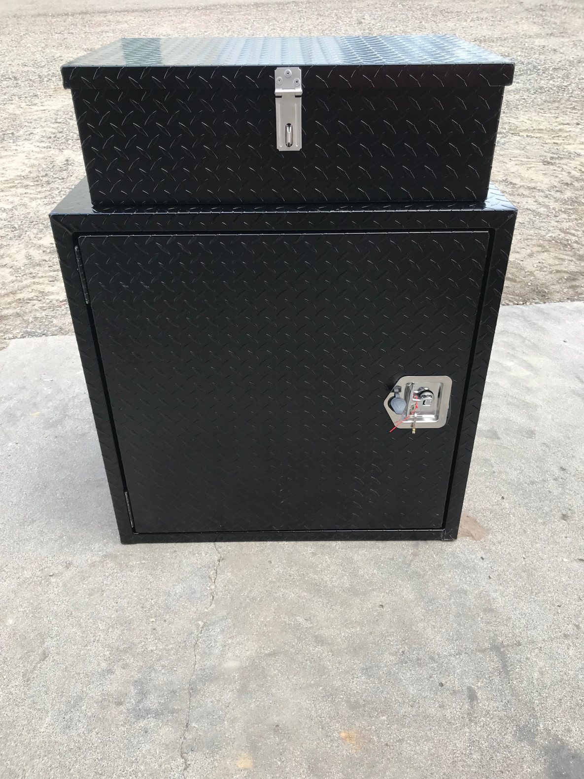 B&B Propane Enclosure w/ toolbox