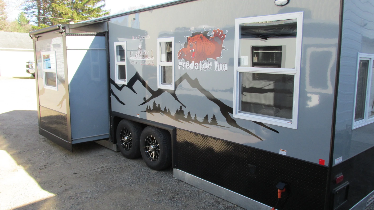 2027 Ice Castle 21 Predator Inn Slide Out RV SF