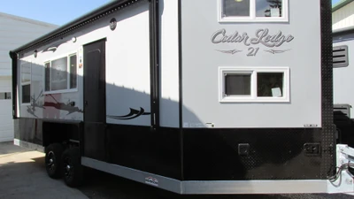 2027 Ice Castle 21 Cedar Lodge RV SF