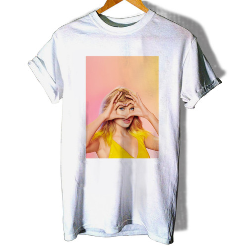 Taylor Swift Love Hand Symbol Woman's T shirt