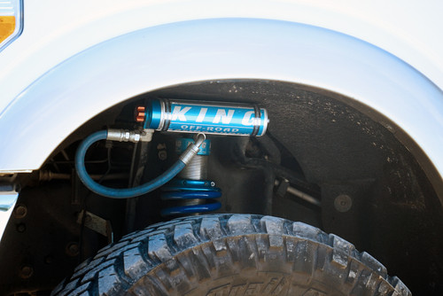 11-16 Ford F250/F350 4WD 6in Suspension Lift Kit w/Rep Radius Arms/King Clvrs/King Rear Shocks - Superlift Suspension