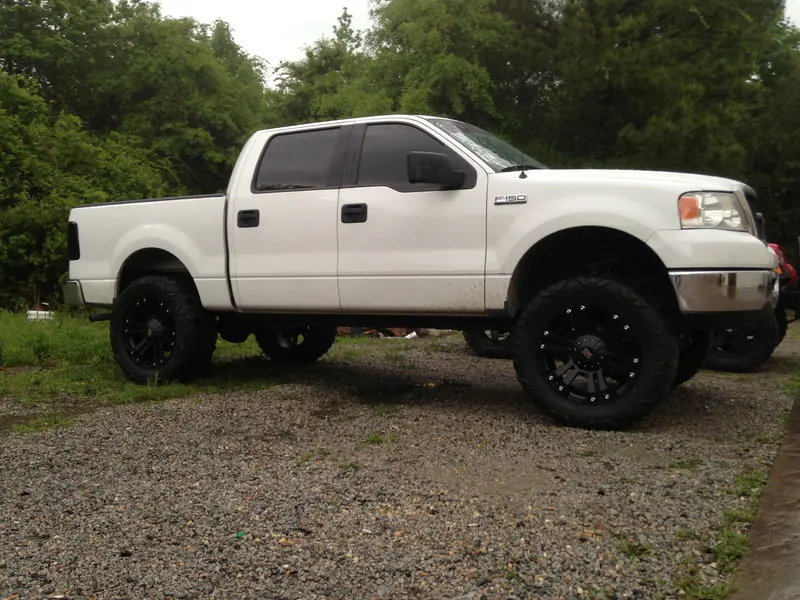 2007 F-150 SuperCrew, 6 inch Fabtech + 2.5 inch level, 37s on 22 inch XD Monster