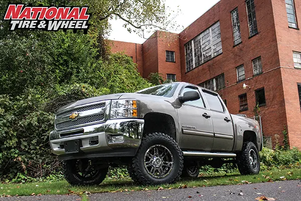 2013 Silverado 1500, 7.5 inch Rough Country, 35x12.50R18 on 18x9 Gear Alloy Challenger