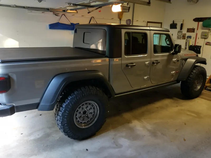 Gladiator Mojave, no lift, 37x12.50R17