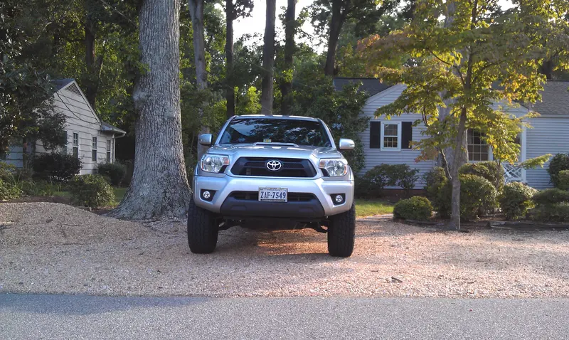 2012 Tacoma Double Cab Long Bed, 3 inch Rough Country, 285/70R17 on 17x8 Pro Comp 7089