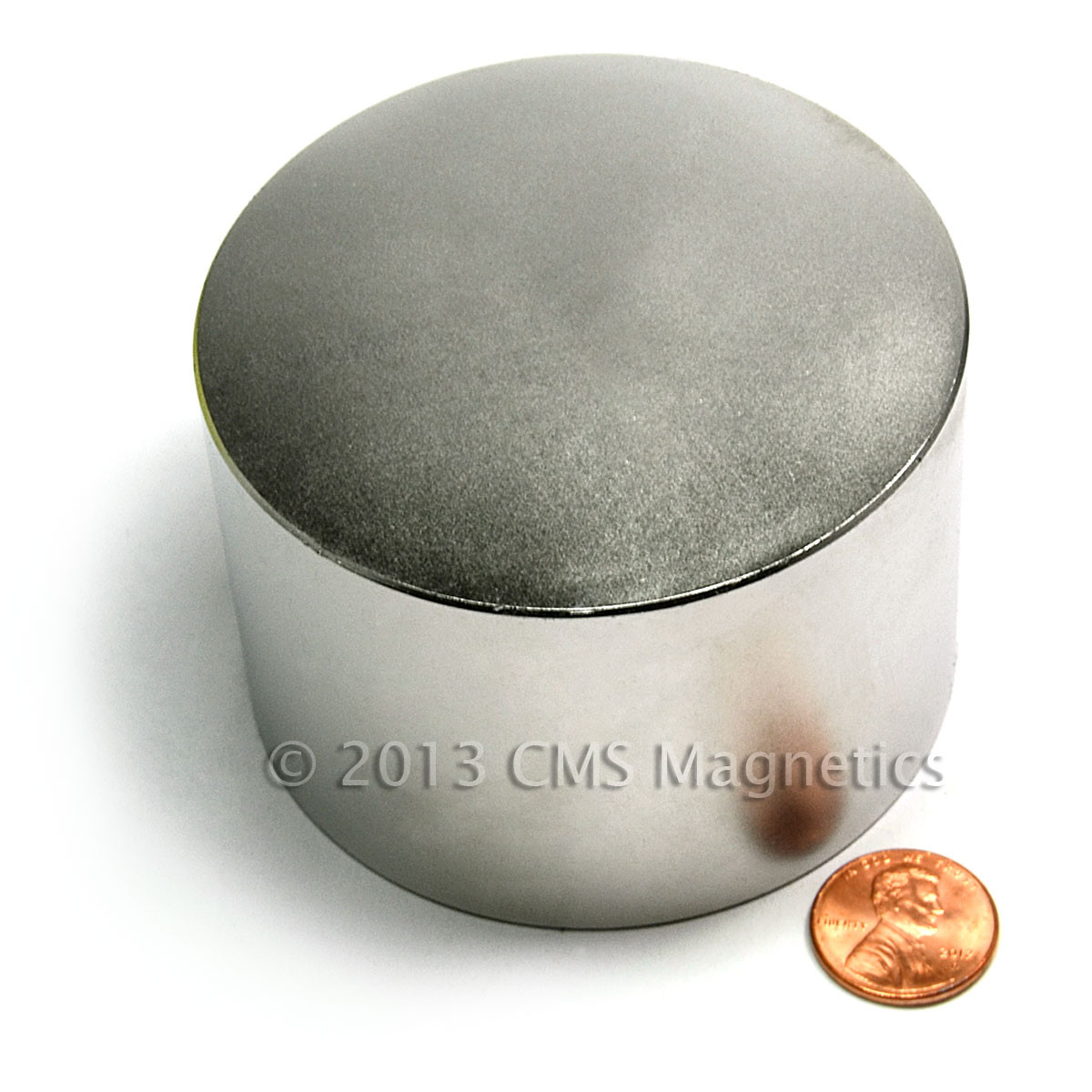 N52 neodymium disc magnet in protective packaging