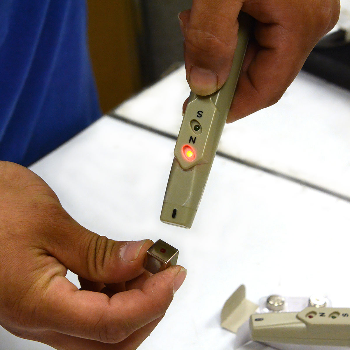 Portable Magnetic Pole Detector