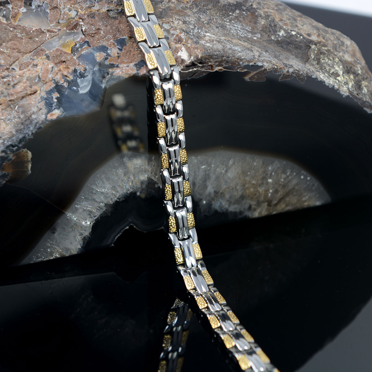 Magnetic bracelet