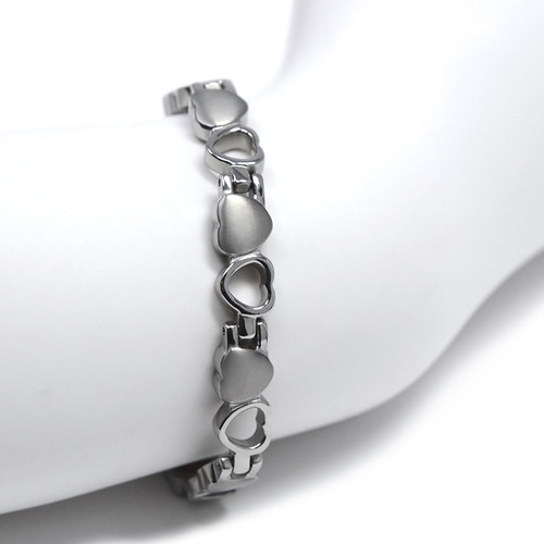 <img src=" womens  silver heart magnet bracelet .png" alt="casual magnetic therapy jewelry  strong  top view  Magnetic bracelet Novoa Women 's  Silver Heart Magnetic B185