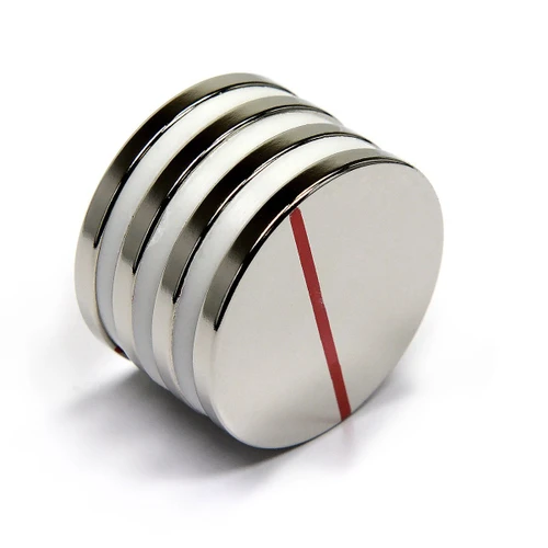 High-power N35 neodymium rare-earth disc magnet featuring a 1.26-inch (32mm) diameter and 1/8-inch (3.175mm) thickness. Enclosed in a protective triple-layer nickel-copper-nickel (Ni+Cu+Ni) finish to prevent corrosion and chipping, delivering up to 12 lbs of direct perpendicular holding force against a smooth, flat steel surface.