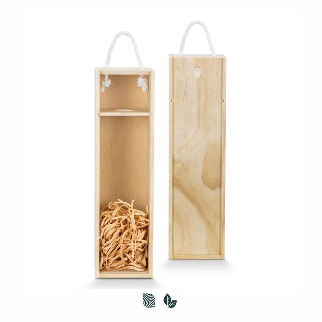 A wooden wine gift box in natural finish, featuring a rope handle and filled with decorative straw.