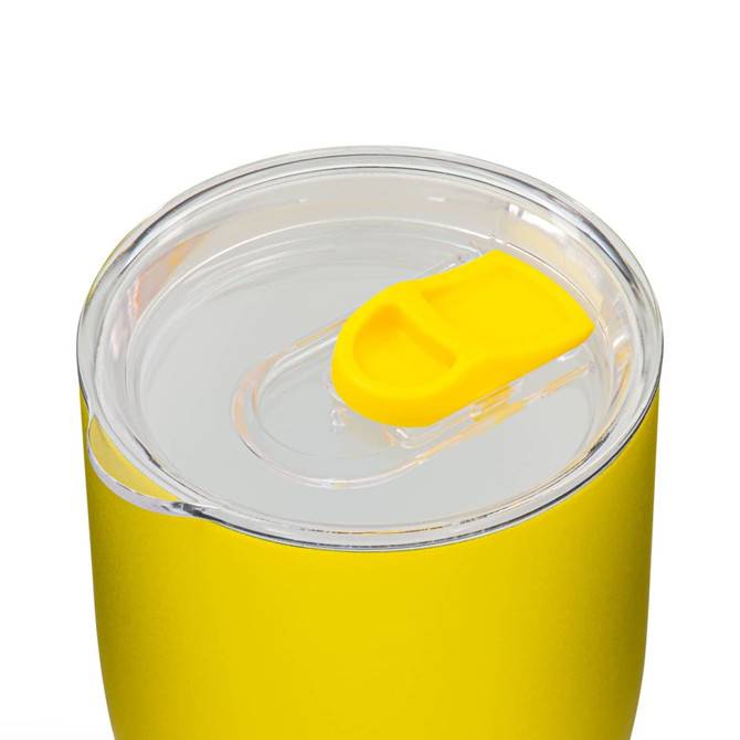 A drink bottle in bright yellow with a clear lid and yellow opening mechanism, displaying a sleek design.
