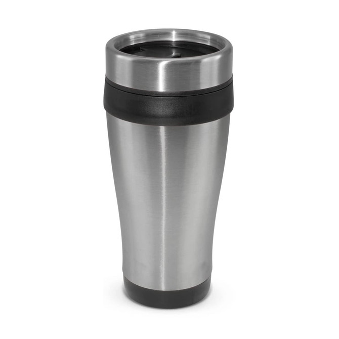 A travel mug in stainless steel with a black silicone grip and a plastic lid, featuring a branded logo.
