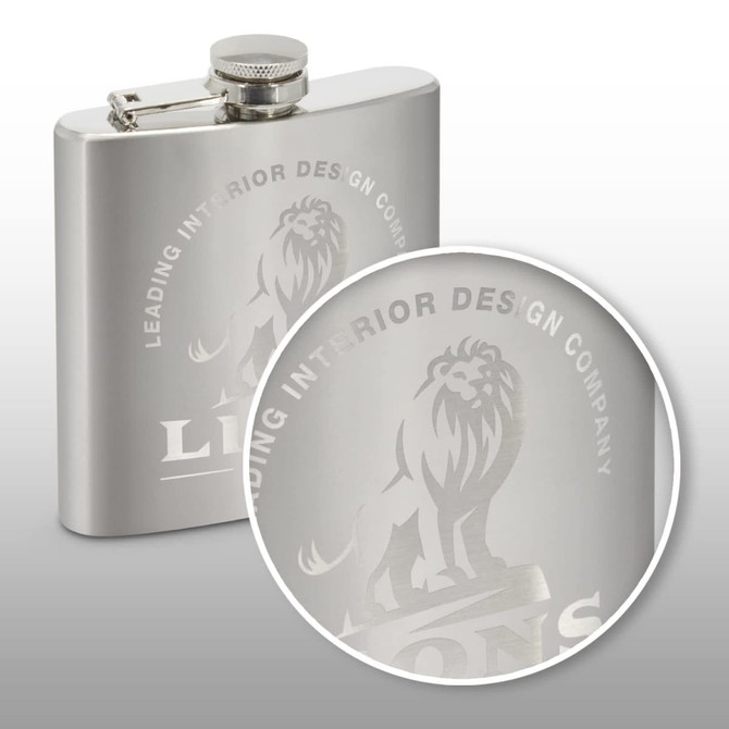 A drink bottle in silver metal with a screw cap and an engraved logo featuring a lion.