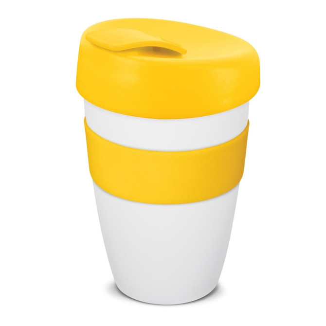 A drink bottle featuring a white body with a yellow lid and silicone band, designed for hot beverages.