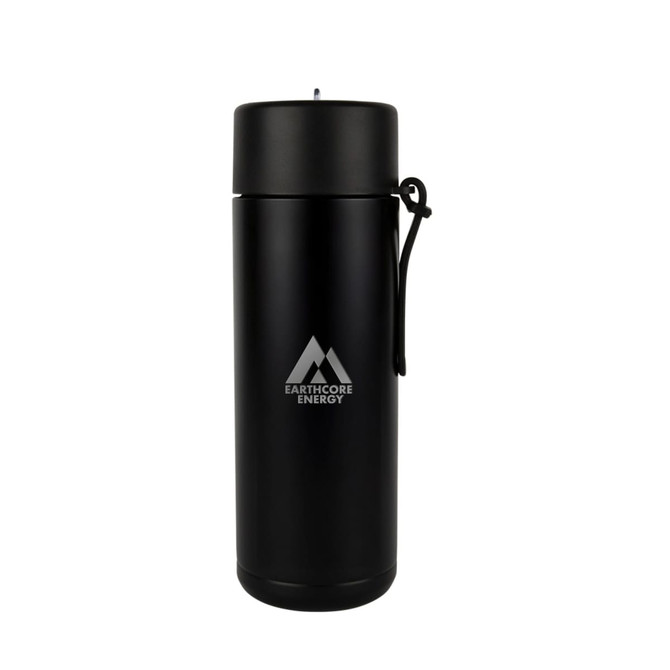A drink bottle in matte black with a carry strap and a logo. Suitable for holding 600ml of liquid.