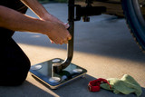 Cyclists, Test Your Hitch Rack Weight Limit With a Bathroom Scale