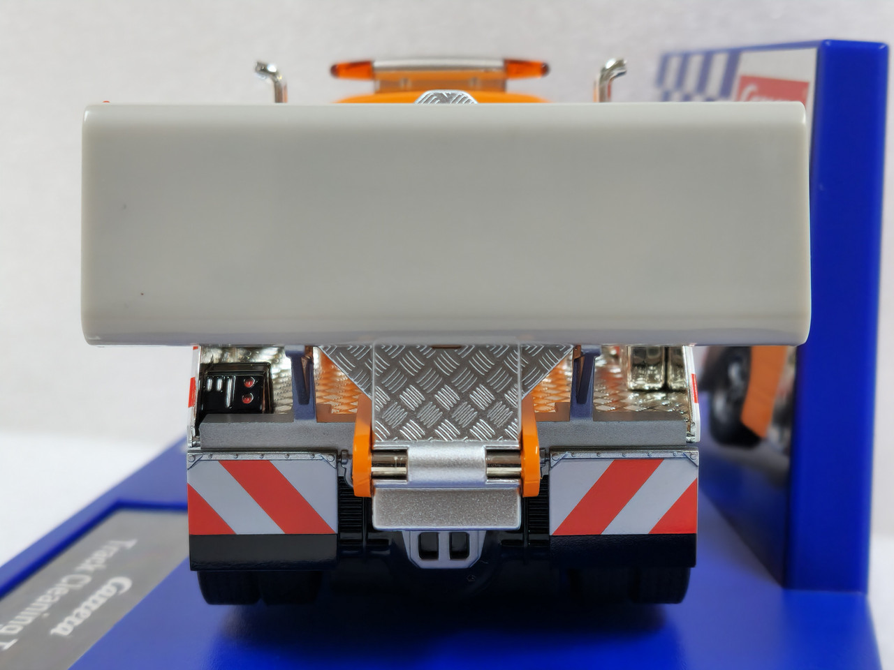 Carrera Track Cleaning Truck – Coche Limpiador De Pistas Escala 1:32, Compatible Con EVOLUTION Y DIGITAL, Con Luz Frontal