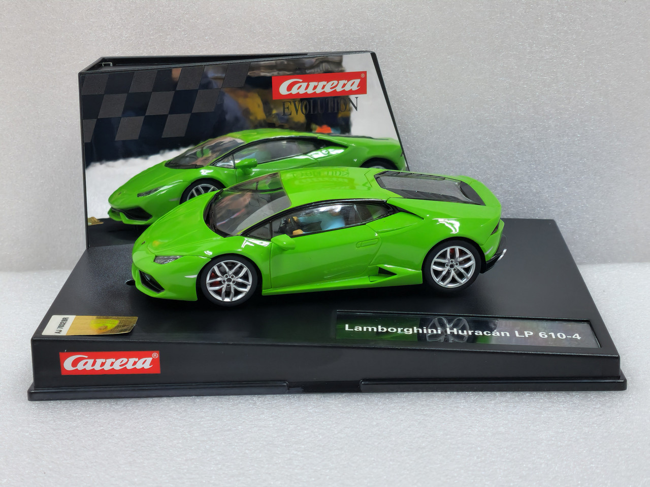 27493 Carrera Evolution Lamborghini Huracan LP610-4 1:32 Slot Car