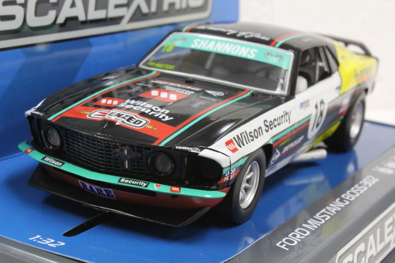 スケーレックストリック フォード マスタング Boss 302 1:32 Amazon.com: Scalextric Ford Mustang Boss 302 George Follmer