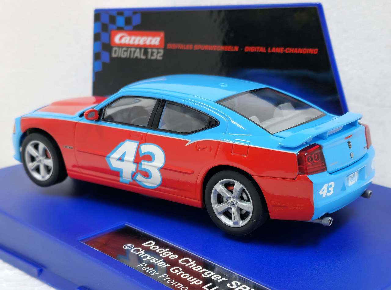 30527 Carrera Digital 132 Dodge Charger SRT8 Petty Racing Promo