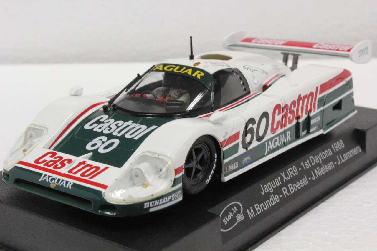 SICA07C Slot.it Jaguar XJR9 Daytona 1988, #60 1:32 Slot Car