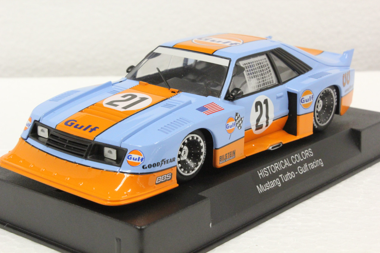 SWHC05 Racer Sideways Ford Mustang Turbo Gulf Racing Historical Colors #21  1:32 Slot Car