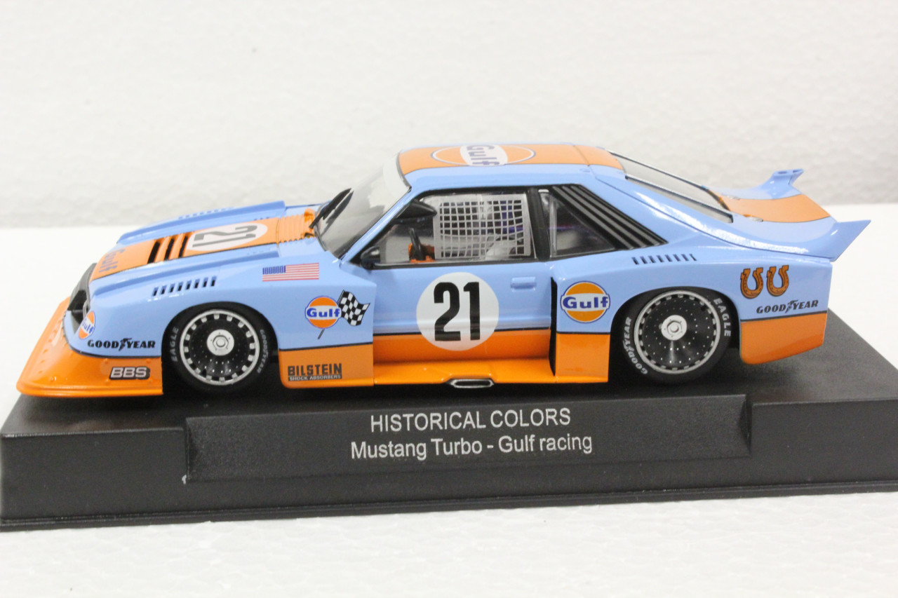 SWHC05 Racer Sideways Ford Mustang Turbo Gulf Racing Historical Colors #21  1:32 Slot Car