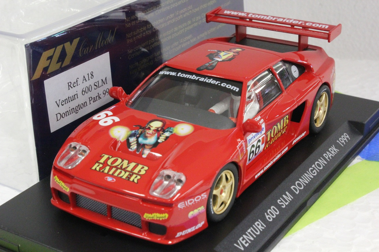 Voiture Miniature Fly 1:32 Venturi 600 SLM Donington Park - Édition Tomb Raider, Neuve