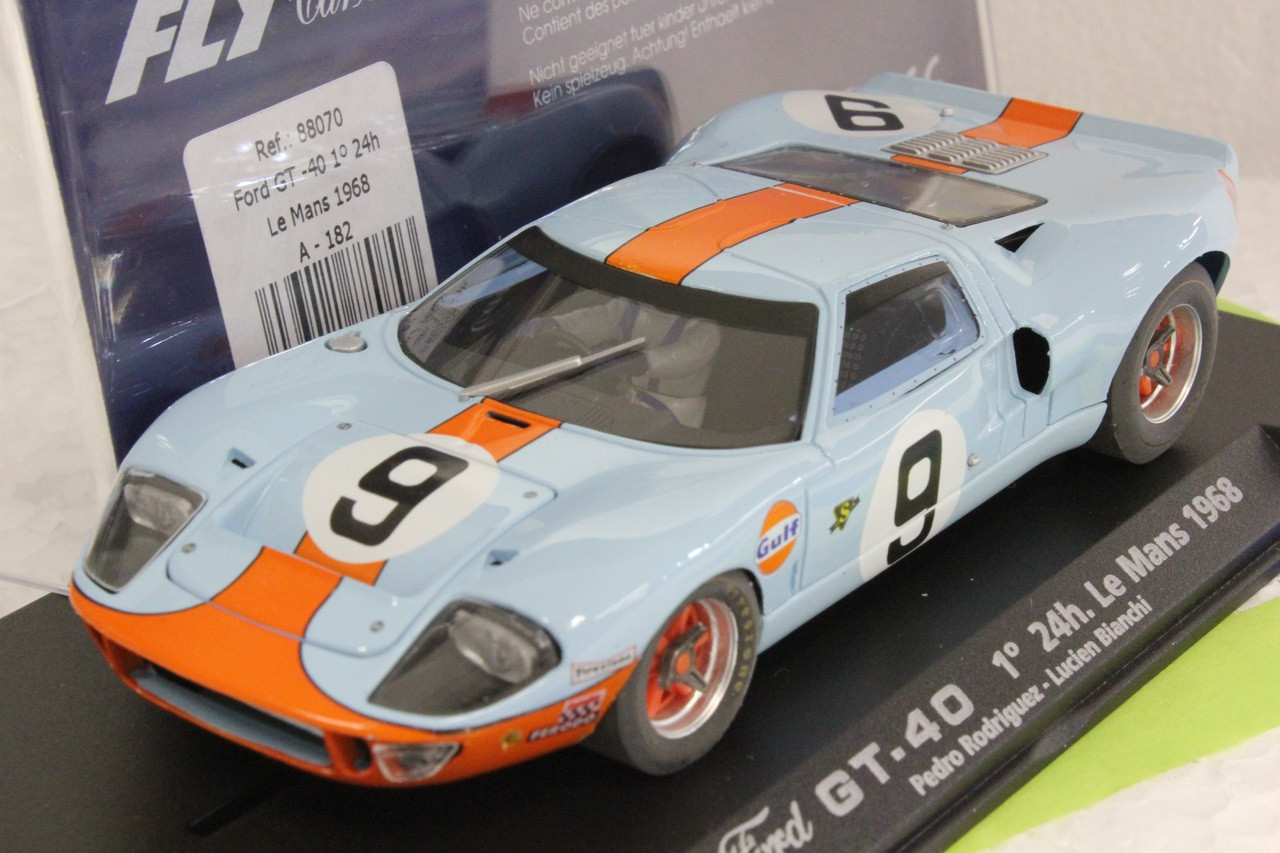 A182 Fly Ford GT40 Team Gulf 1st 24H Le Mans 1968, #9 1:32 Slot Car