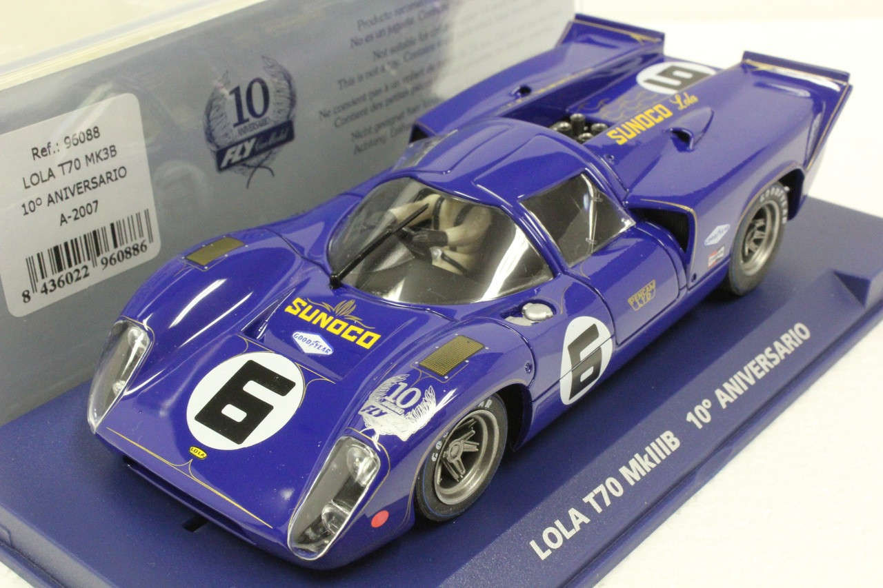 A-2007 Fly Lola T70 MkIIIB 10th Aniversario 1:32 Slot Car - Great
