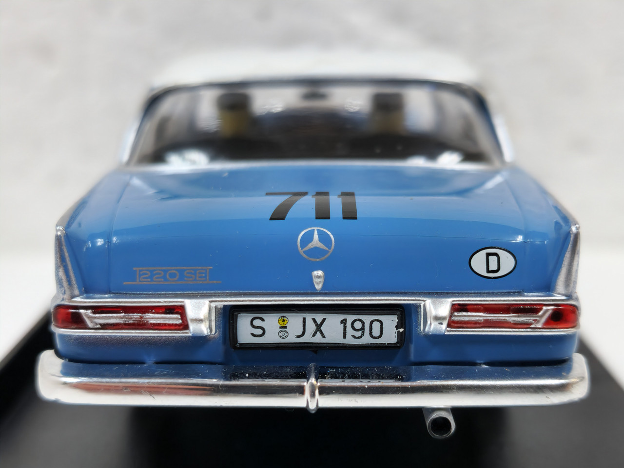 1/18 REVELL MERCEDES 300 Se EUR 52,00 - FR