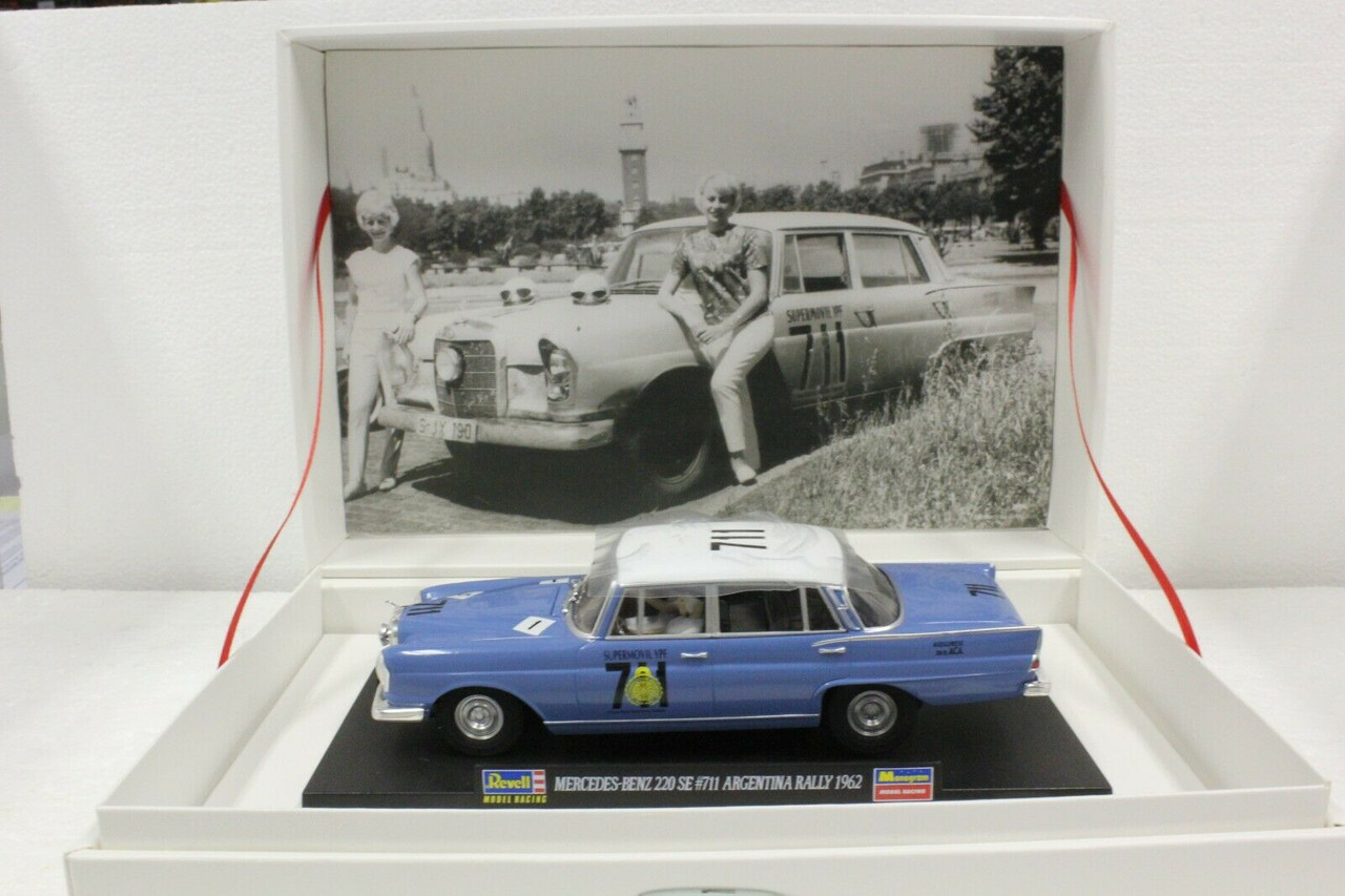 8313 Revell/Monogram Mercedes Benz 220 SE Ltd. Ed. 1:32 Slot Car