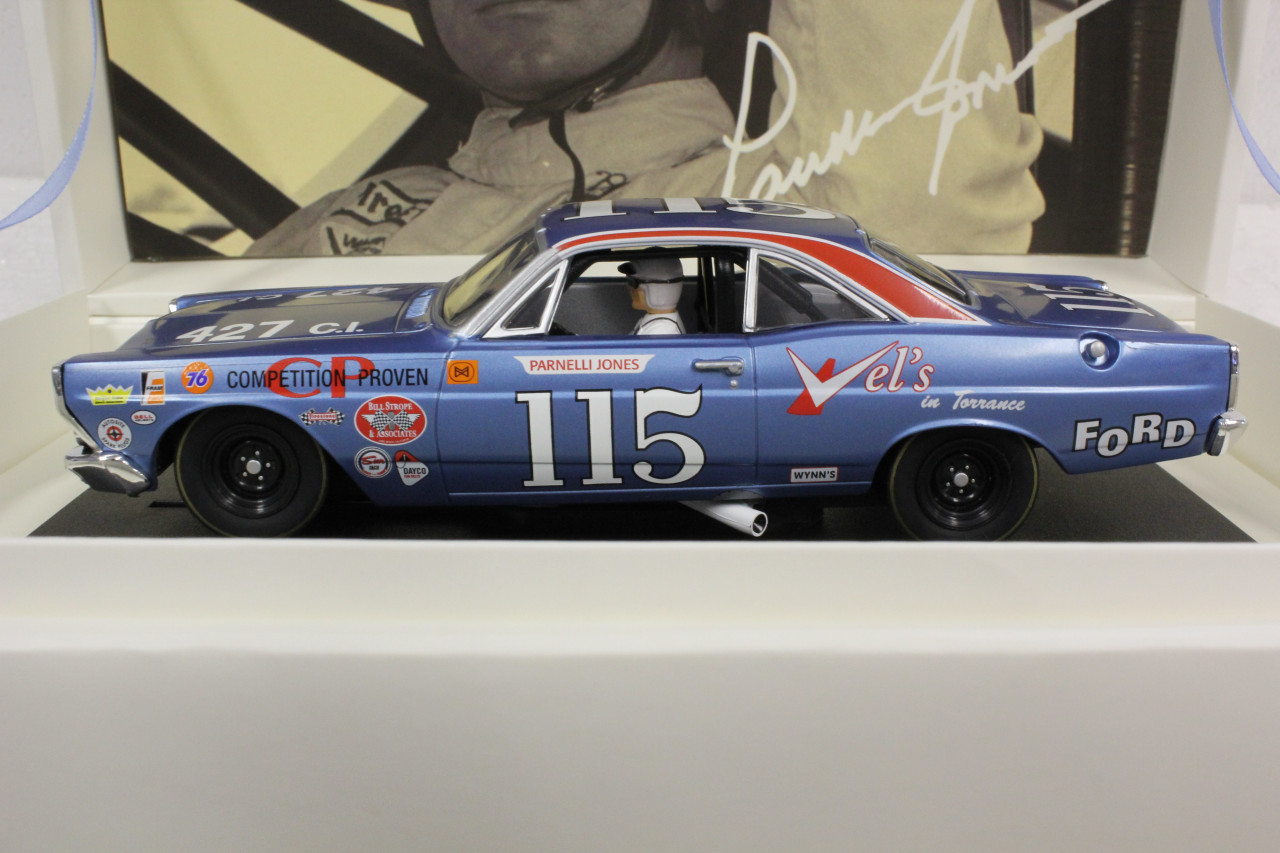 4831 Revell/Monogram 1967 Ford NASCAR Parnelli Jones 1:32 Slot Car