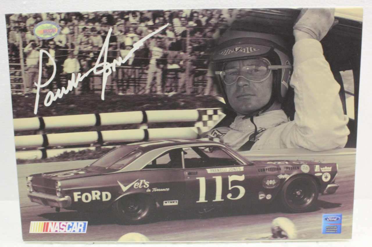 4831 Revell/Monogram 1967 Ford NASCAR Parnelli Jones 1:32 Slot Car