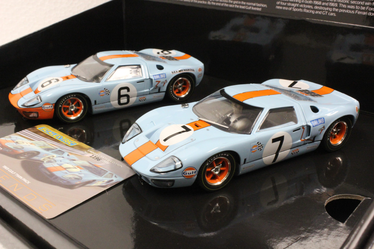 C4041A Scalextric Ford GT40 Gulf Le Mans 1969 Twin Pack 1:32 Slot 