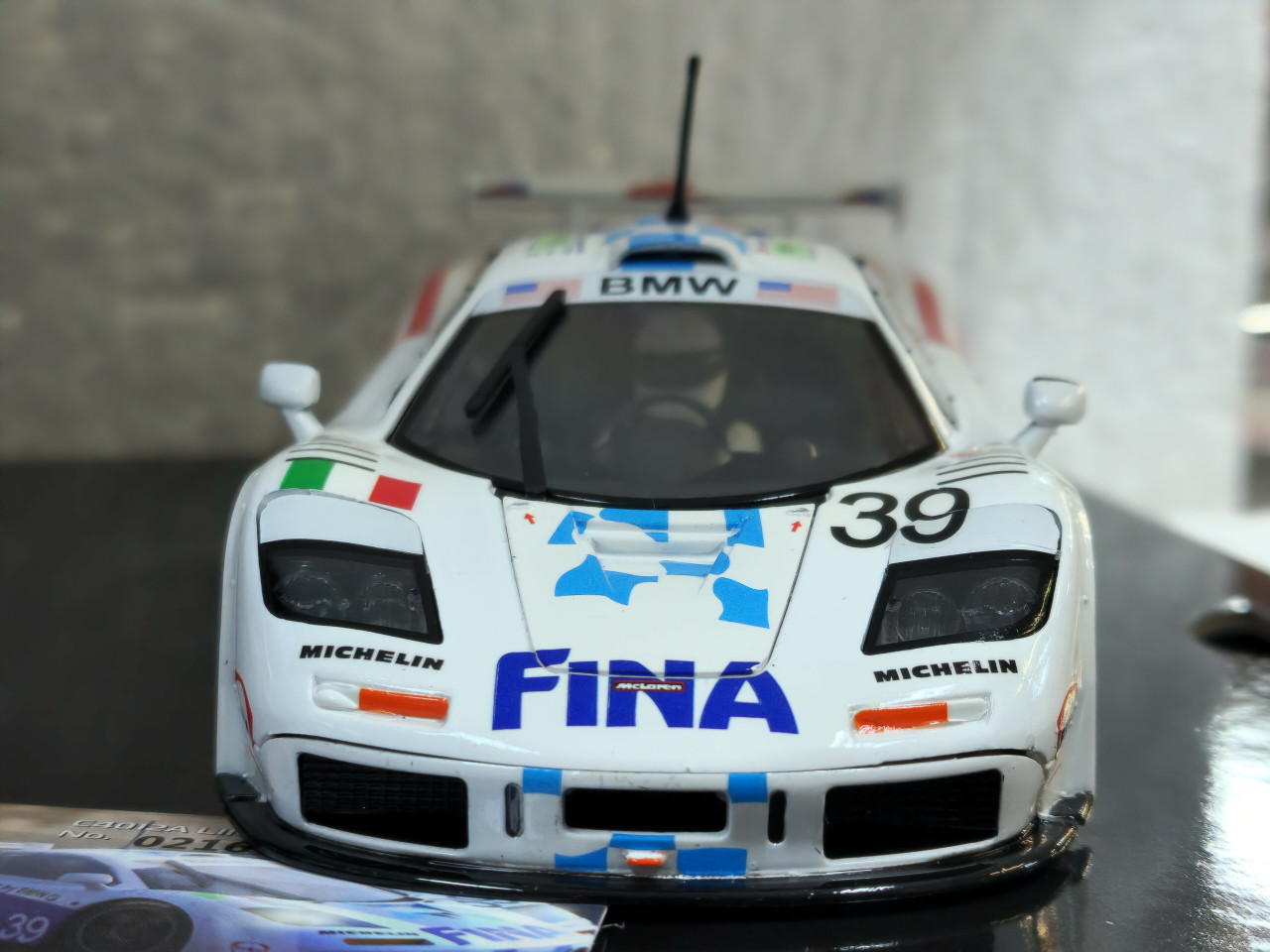 McLaren F1 GTR #30 Le Mans 1996 Castrol - Échelle 1/18 UT Models - Miniature Zamac