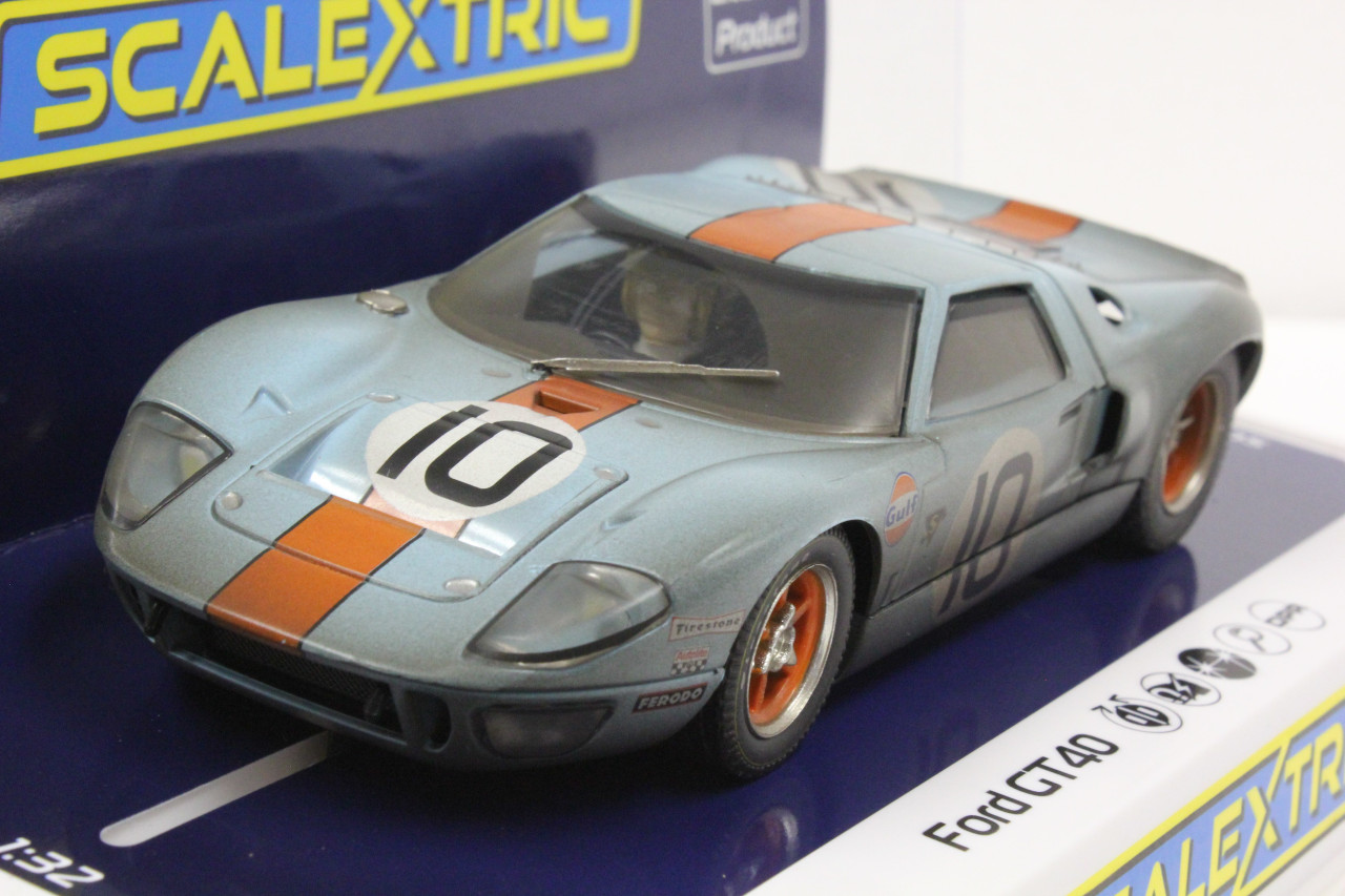 C4105 Scalextric Ford GT40 Gulf Weathered/Dirty Version, #10 1:32