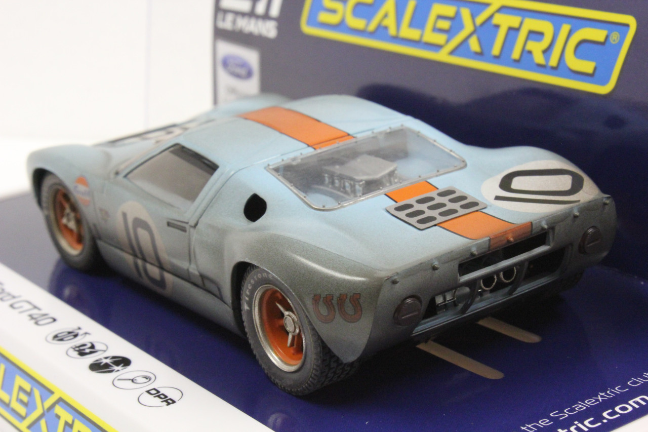 新到着 スロットカー1/32 scalextric Gulf-GT40 3台セット ミニカー