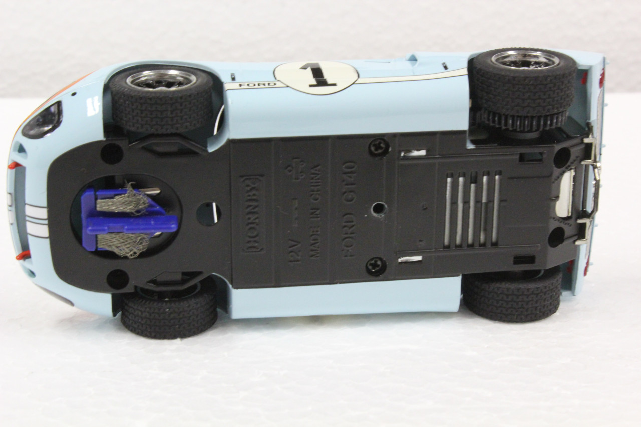 C2464 Scalextric Ford GT MKII Le Mans 1966 Gulf, #1 1:32 Slot Car