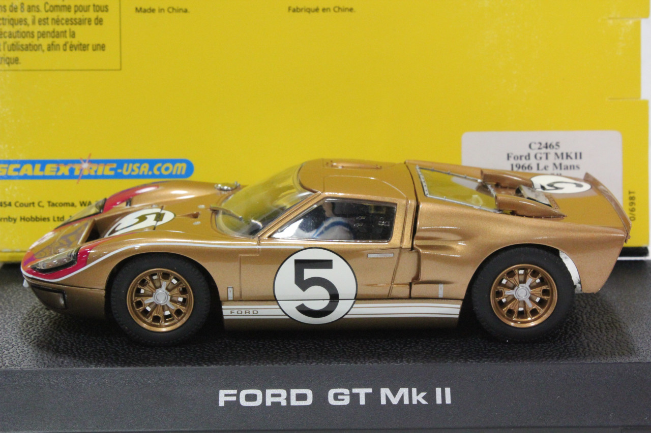 C2465 Scalextric Ford GT MKII Le Mans 1966 Gold, #5 1:32 Slot Car