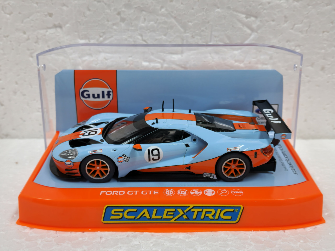 SEC4034 Carrera Digital 132/Scalextric Ford GT GTE Gulf Edition