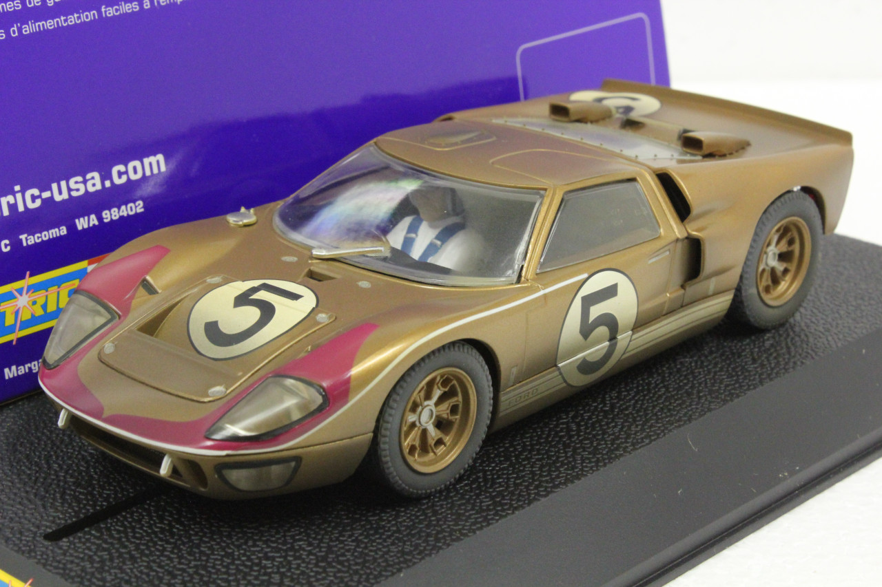 C2465 Scalextric Ford GT MKII Le Mans 1966 Gold Goodwood 