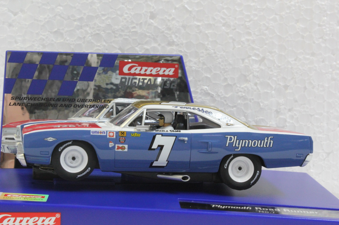 30945 Carrera Digital 132 Plymouth Roadrunner, #7 1:32 Slot Car