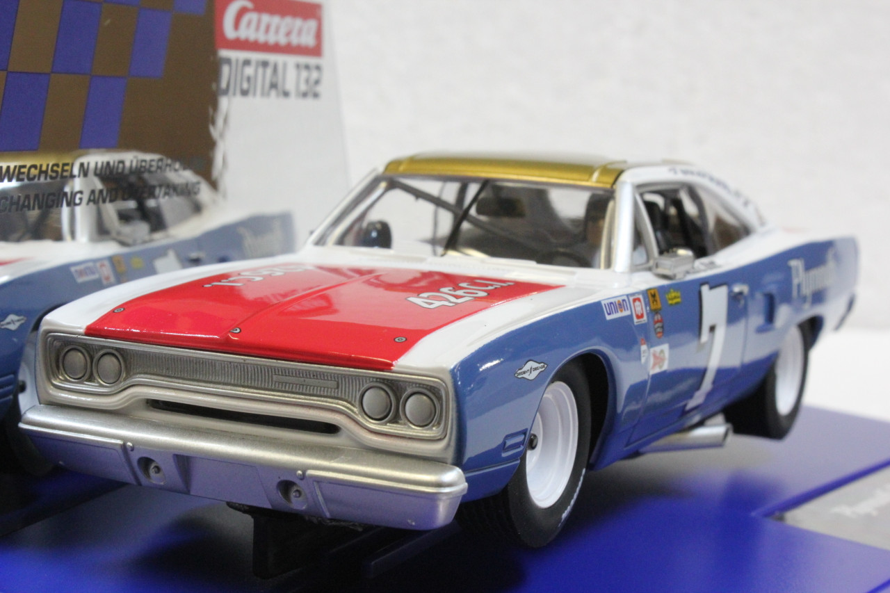 30945 Carrera Digital 132 Plymouth Roadrunner, #7 1:32 Slot Car