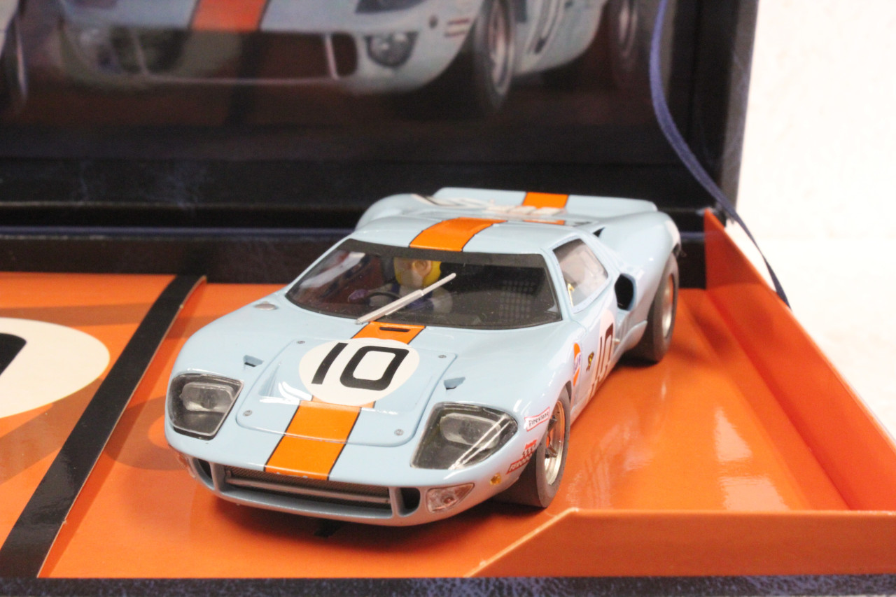 TEAM05/96016 Fly Ford GT40 Team Gulf GT40 Twin-Pack 1:32 Slot Car